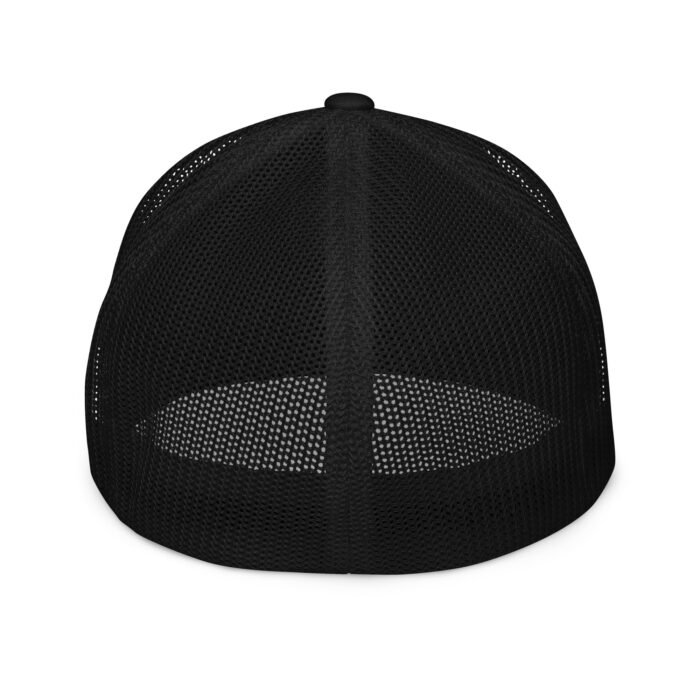 B2D Closed-back trucker cap